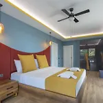 Private Luxury With Large Pool, Jacuzzi And Barbecue In Oeluedeniz Villa Fethiye