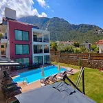 Private Luxury With Large Pool, Jacuzzi And Barbecue In Oeluedeniz Villa *