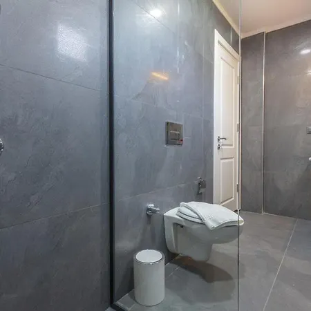 Private Luxury With Large Pool, Jacuzzi And Barbecue In Oeluedeniz Vila *