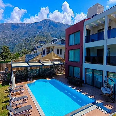 Vila Private Luxury With Large Pool, Jacuzzi And Barbecue In Oeluedeniz Fethiye