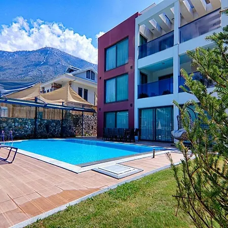 Βίλα Private Luxury With Large Pool, Jacuzzi And Barbecue In Oeluedeniz