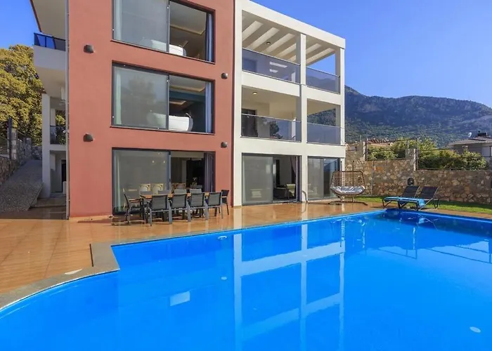 Βίλα Private Luxury With Large Pool, Jacuzzi And Barbecue In Oeluedeniz