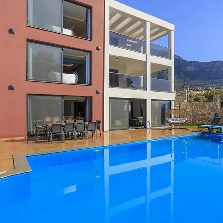 Villa Private Luxury With Large Pool, Jacuzzi And Barbecue In Oeluedeniz