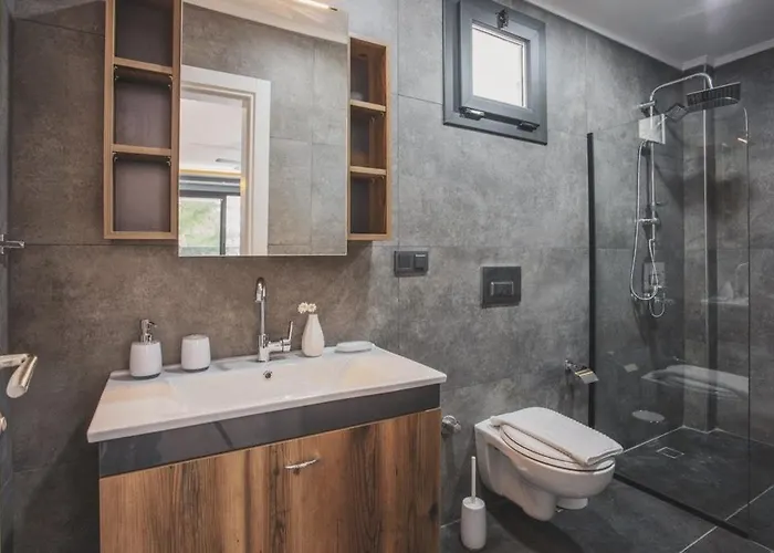 Βίλα Private Luxury With Large Pool, Jacuzzi And Barbecue In Oeluedeniz