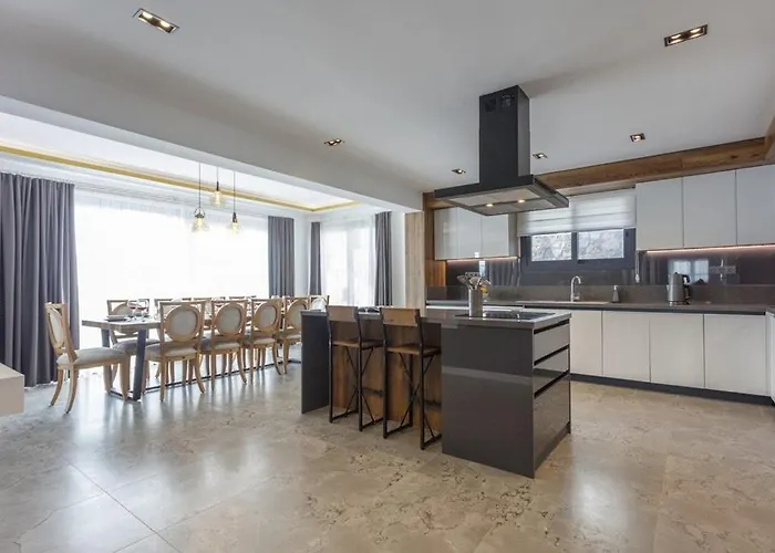 Βίλα Private Luxury With Large Pool, Jacuzzi And Barbecue In Oeluedeniz Φετιγιέ