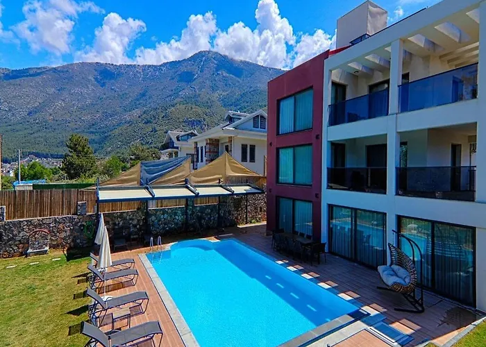Βίλα Private Luxury With Large Pool, Jacuzzi And Barbecue In Oeluedeniz Φετιγιέ