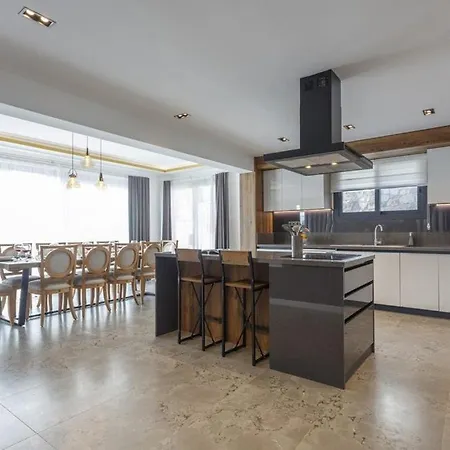 Вилла Private Luxury With Large Pool, Jacuzzi And Barbecue In Oeluedeniz Фетхие