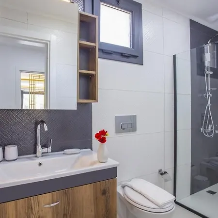 فيلة Private Luxury With Large Pool, Jacuzzi And Barbecue In Oeluedeniz