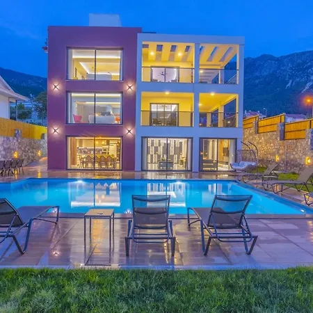 Private Luxury With Large Pool, Jacuzzi And Barbecue In Oeluedeniz Вилла *