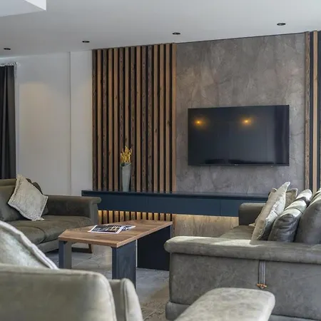 Private Luxury With Large Pool, Jacuzzi And Barbecue In Oeluedeniz فتحية