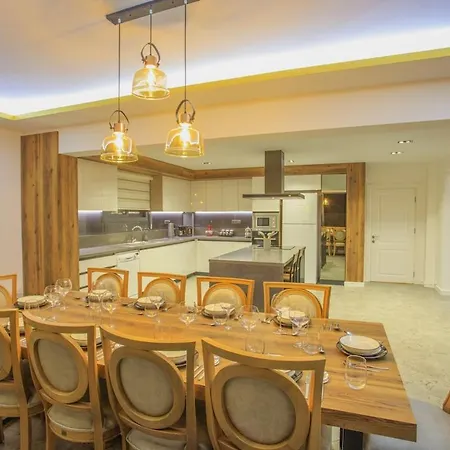 Private Luxury With Large Pool, Jacuzzi And Barbecue In Oeluedeniz * Фетхие