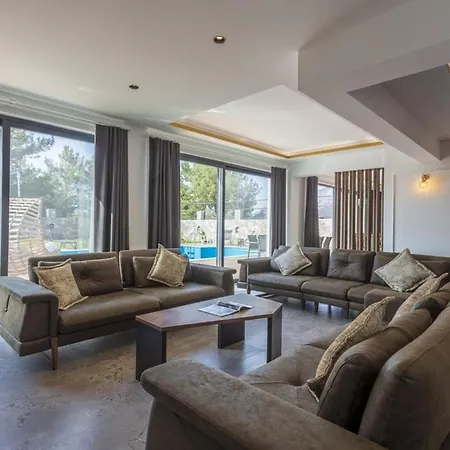 فيلة Private Luxury With Large Pool, Jacuzzi And Barbecue In Oeluedeniz فتحية