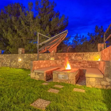 Private Luxury With Large Pool, Jacuzzi And Barbecue In Oeluedeniz فيلة *