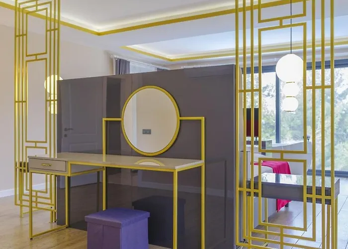 Private Luxury With Large Pool, Jacuzzi And Barbecue In Oeluedeniz Villa *