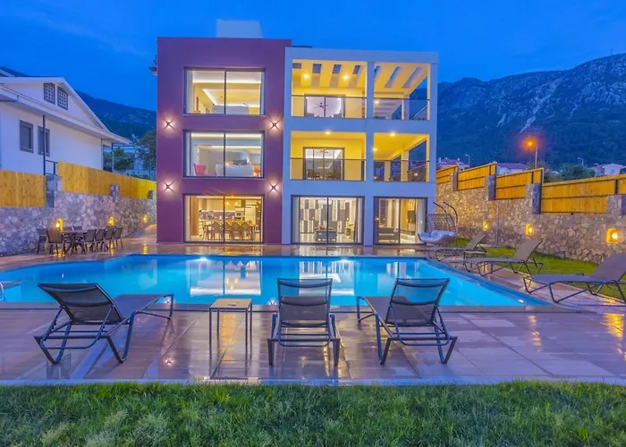 Private Luxury With Large Pool, Jacuzzi And Barbecue In Oeluedeniz Villa *