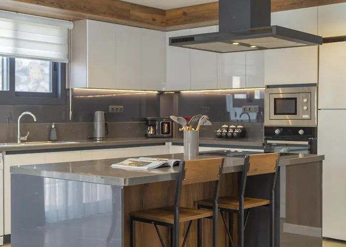 Vilă Private Luxury With Large Pool, Jacuzzi And Barbecue In Oeluedeniz Fethiye