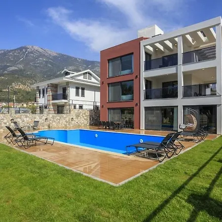 Private Luxury With Large Pool, Jacuzzi And Barbecue In Oeluedeniz Villa *